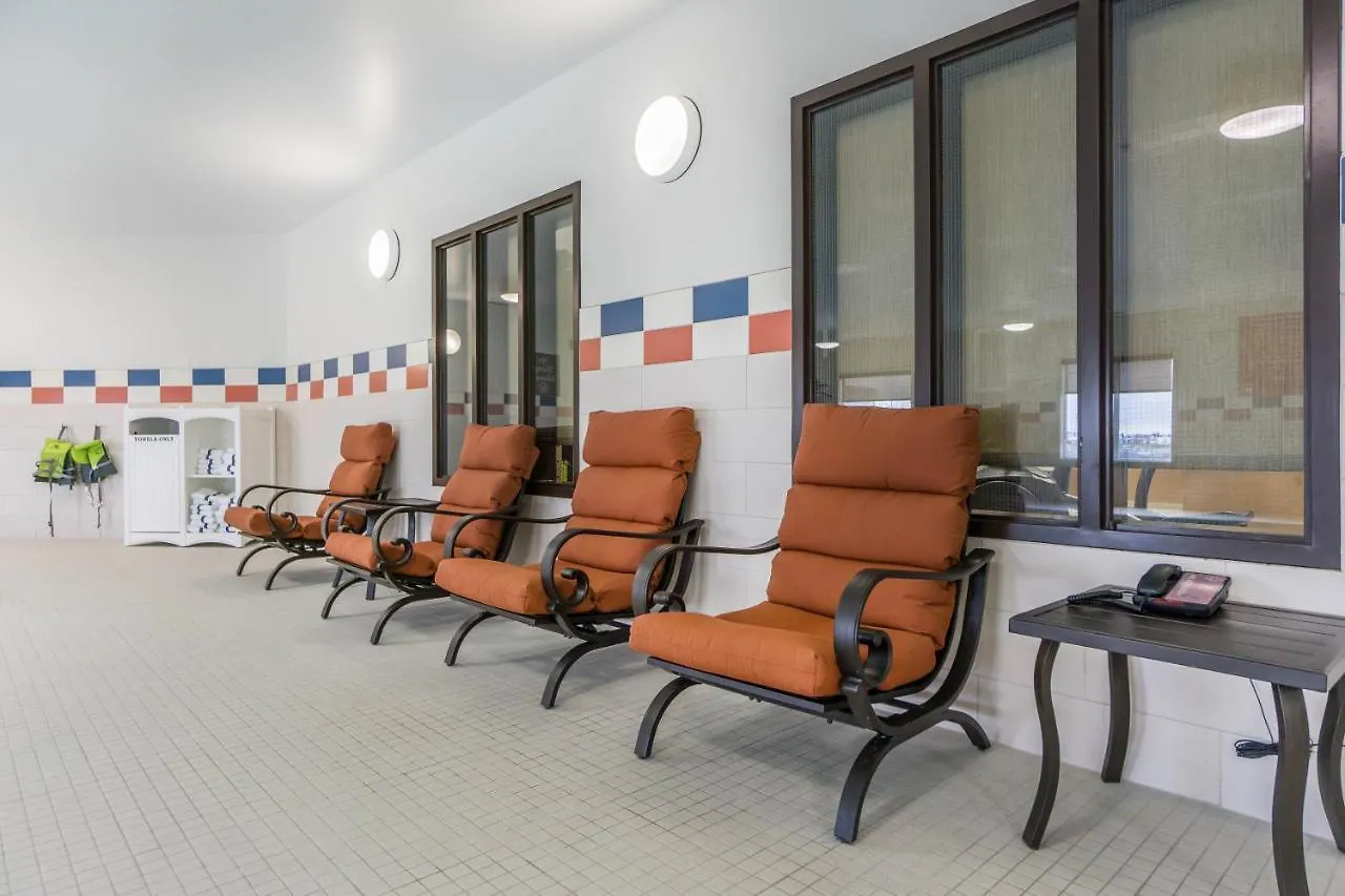 Comfort Inn & Suites Edmonton International Airport Nisku Hotel