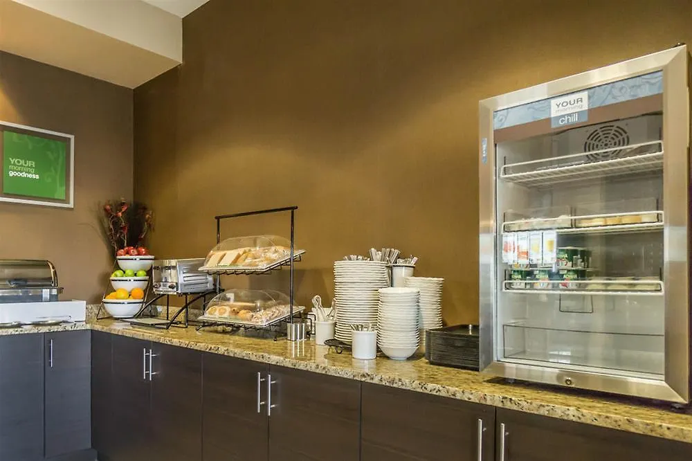 Hotel Comfort Inn & Suites Edmonton International Airport Nisku