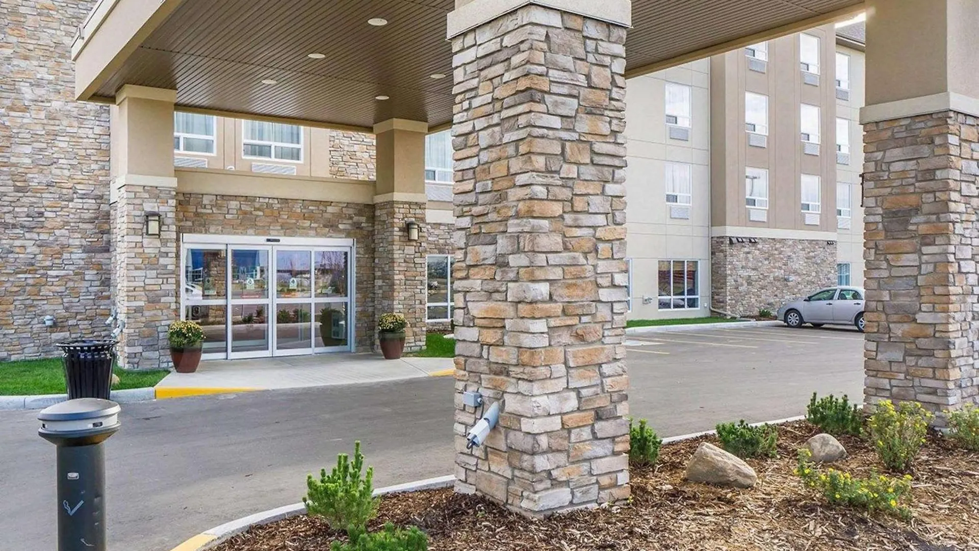 Hotel Comfort Inn & Suites Edmonton International Airport Nisku