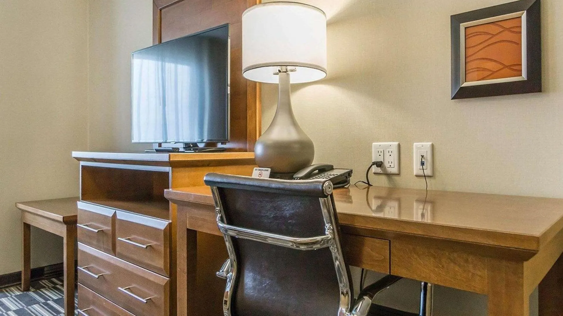 Comfort Inn & Suites Edmonton International Airport Nisku Hotel