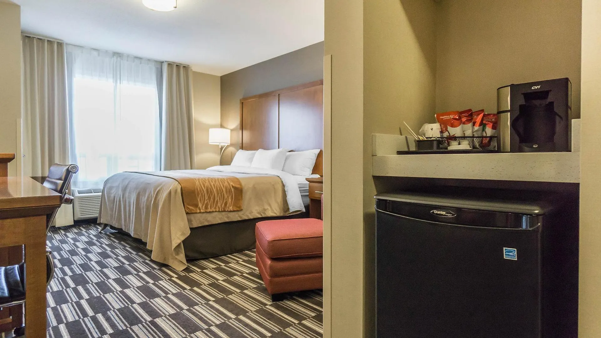 Comfort Inn & Suites Edmonton International Airport Nisku Kanada