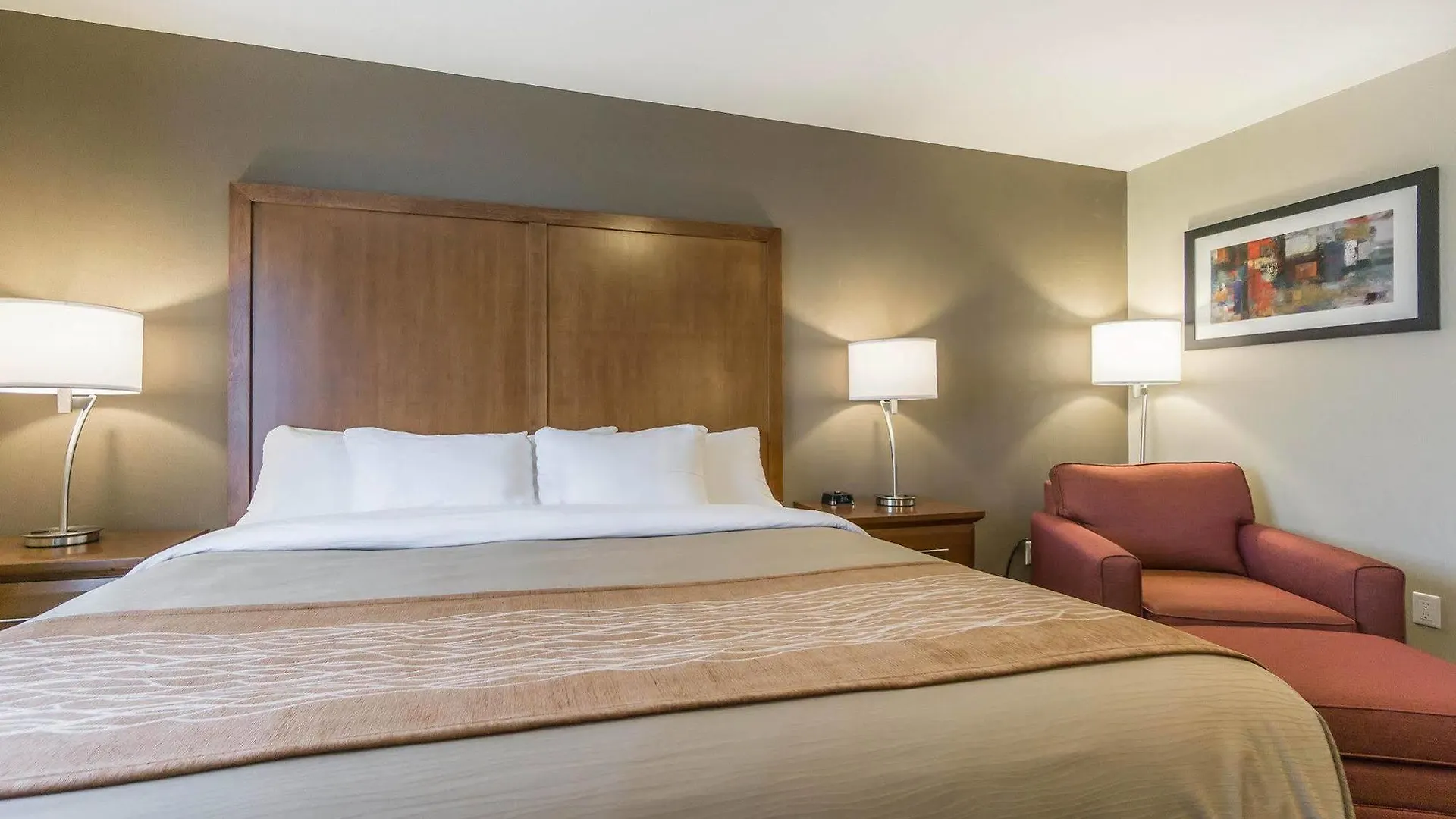 Comfort Inn & Suites Edmonton International Airport Nisku 4*,  Kanada